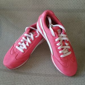 Women's Puma Casual Sneakers